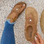 Bohemian style women's beach sandals - Image 9