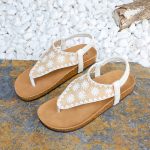 Ladies small flower student sandals - Image 14