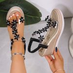 Women's floral wedge sandals - Image 18