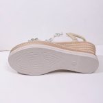 Women's floral wedge sandals - Image 8