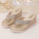 Women's thong wedge heel rhinestone sandals - Image 3