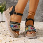 Women's ethnic style wedge sandals - Image 2