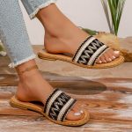 Women's ethnic style flat slippers - Image 2