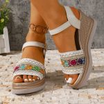 Women's ethnic style wedge sandals - Image 3