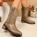 Women's ethnic style embroidered boots - Image 2
