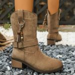 Women's nomadic fringed boots - Image 2